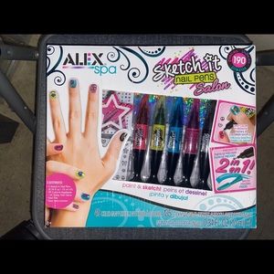 Nail Salon/Spa Set, Brand New, Mommy & Me Nails💅